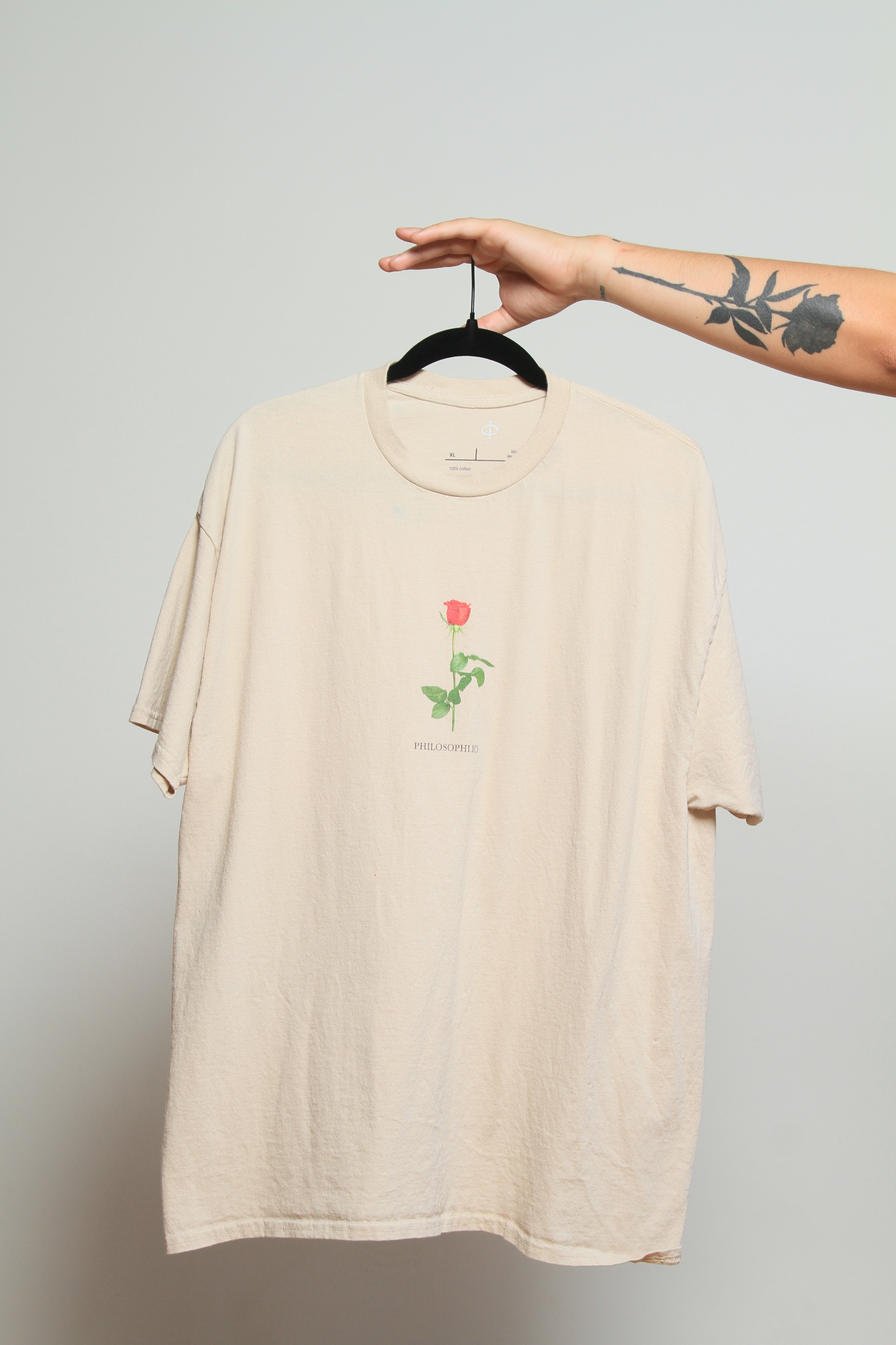 PARTED ROSE Casual TEE
